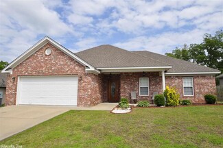 117 Glenn Abbey Dr, Benton, AR 72015