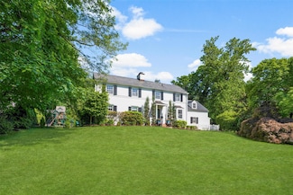 71 Baraud Rd S, Scarsdale, NY 10583