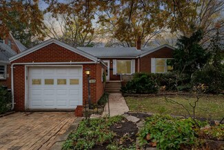 1205 S Linden St, Normal, IL 61761