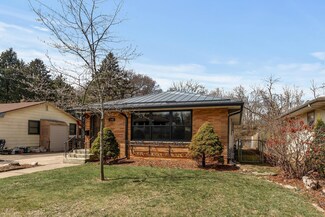 1397 Mcafee St, Saint Paul, MN 55106