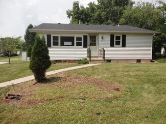 313 2nd St, Fox Lake, WI 53933