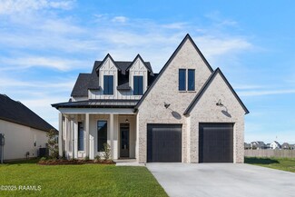 105 Queen Palm Cir, Broussard, LA 70518