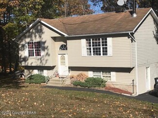 622 Lakeside Dr, East Stroudsburg, PA 18301
