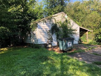 667 Mishler Rd, Mogadore, OH 44260