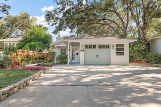 420 Woodlawn Ave, Belleair, FL 33756