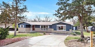 1201 Keen St, Manhattan, KS 66502