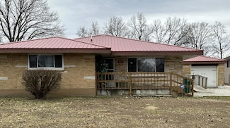 826 E Dorris Ave, Mountain Grove, MO 65711