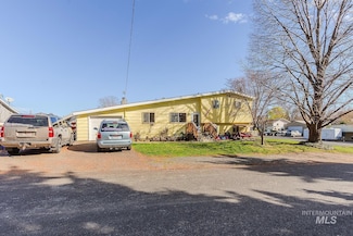 717 Cedar Ave, Lewiston, ID 83501