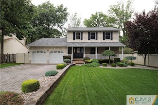 6 Rockoff Ct, Edison, NJ 08837
