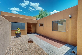 1910 Quail Run Rd NE, Albuquerque, NM 87122