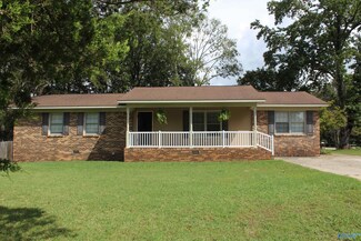 11 Bell Dr, Trinity, AL 35673