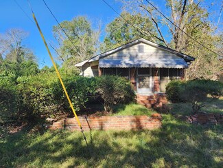 708 Mckinley St, Dublin, GA 31021