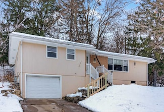 3067 Shiras Ave, Dubuque, IA 52001