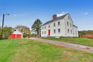 15 Picott Rd, Kittery, ME 03904