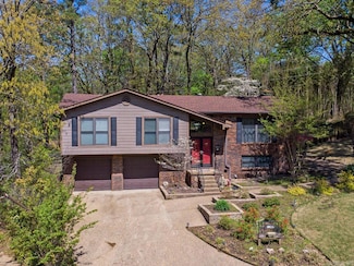 9925 Echo Valley Ct, Little Rock, AR 72227