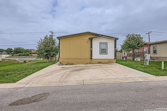 414 Bucks Cir, Converse, TX 78109