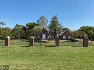 2879 Chalk Ridge Rd, Fort Madison, IA 52627