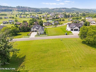 1740 Eagle Point Dr, Loudon, TN 37774
