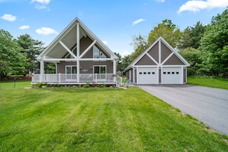 134 Farm Ln, Seabrook, NH 03874