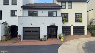 2042 N Abingdon St, Arlington, VA 22207