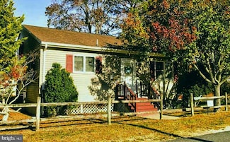 6529 Davis St, Chincoteague Island, VA 23336