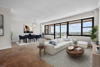 44 Strawberry Hill Ave Unit 5L, Stamford, CT 06902