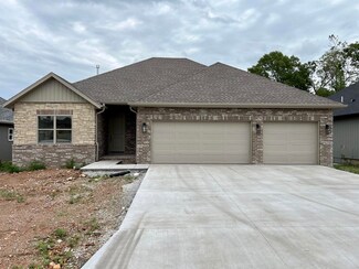 657 W Arbor Glenn Dr, Nixa, MO 65714