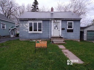 122 W 14th Ave, Sault Sainte Marie, MI 49783