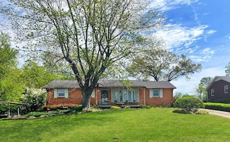 208 Orleans Dr, Clarksville, TN 37042