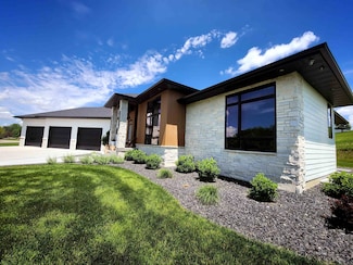 6011 5th Avenue Place, Kearney, NE 68845