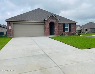 516 Broussard Hill Dr, Broussard, LA 70518
