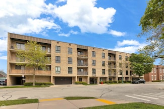 724 12th St Unit 303, Wilmette, IL 60091