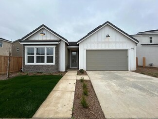 1235 Windmill Ave Unit 90, Clovis, CA 93619