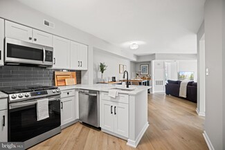 1000 New Jersey Ave SE Unit 313, Washington, DC 20003