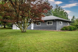745 Theresa Ave, Hermitage, PA 16148
