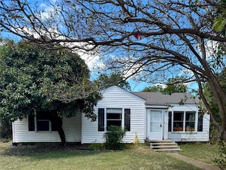 1201 W 11th St, Mc Gregor, TX 76657