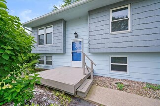 5557 SE Maple Dr, Carlisle, IA 50047