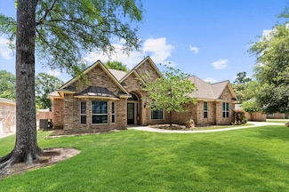 414 Garrett Dr, Magnolia, TX 77354