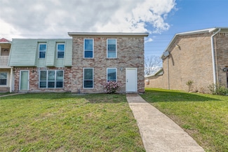 8322 Oakhaven Rd, La Porte, TX 77571