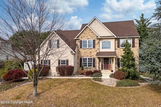 424 E Beil Ave, Nazareth, PA 18064