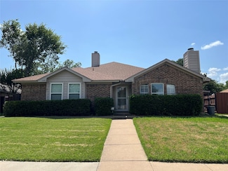 306 Crowe Dr, Euless, TX 76040