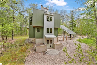 145 Fisher Rd, Traverse City, MI 49685