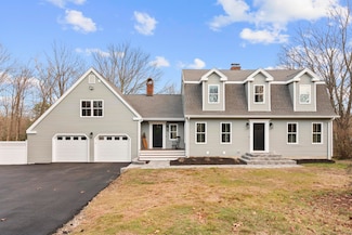 4 Roaring Brook Ln, Shelton, CT 06484