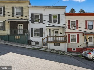 11 S Jackson St, Pottsville, PA 17901