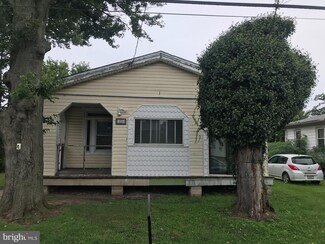 20 Grieb Ave, Levittown, PA 19057