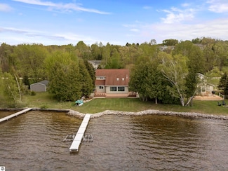 5384 Indian Trail, Frankfort, MI 49635