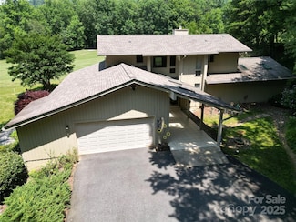 141 Courtland Ct, Lake Lure, NC 28746