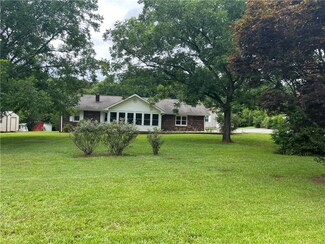 222 Crooks Rd, Seneca, SC 29678