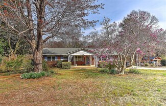 1235 Robinhood Cir, Charlotte, NC 28227