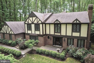 10217 Wendover Dr, Vienna, VA 22181